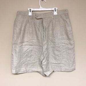 Men’s golf shorts